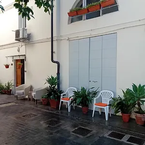 Apartment My Girls By Short Stop, Florenz